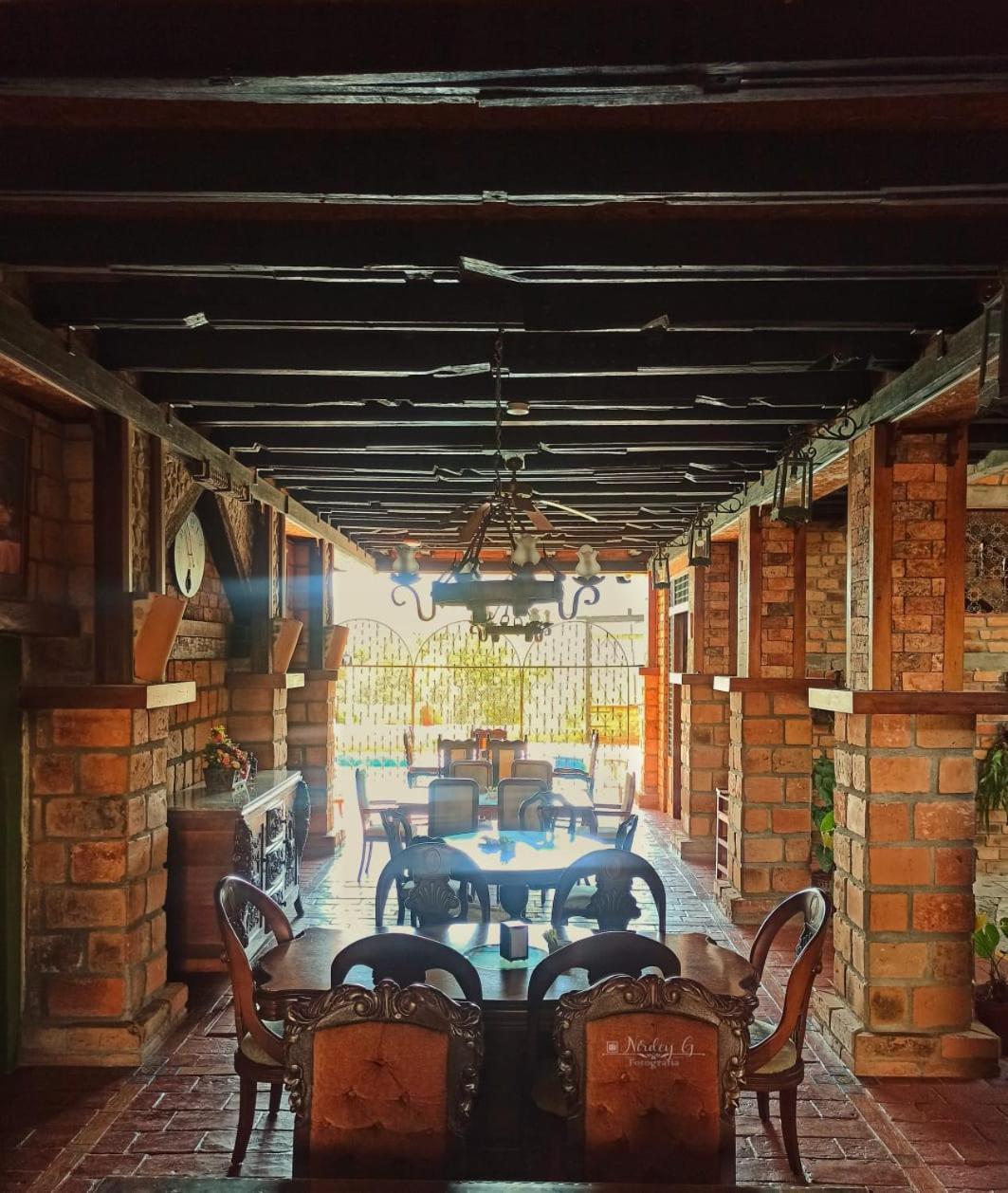 Hosteria De La Plaza Menor Santa Fe de Antioquia Exterior photo